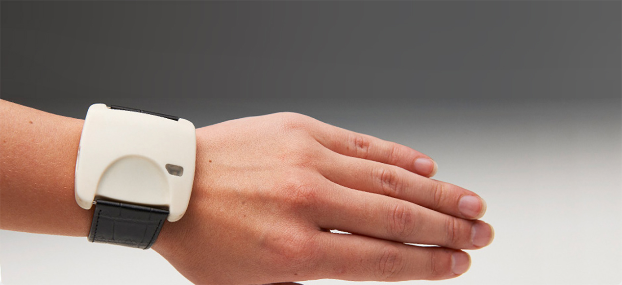 Wearable Motion Detector: Wrist Device Helps Patients & Doctors Track Symptoms of Parkinson’s Disease